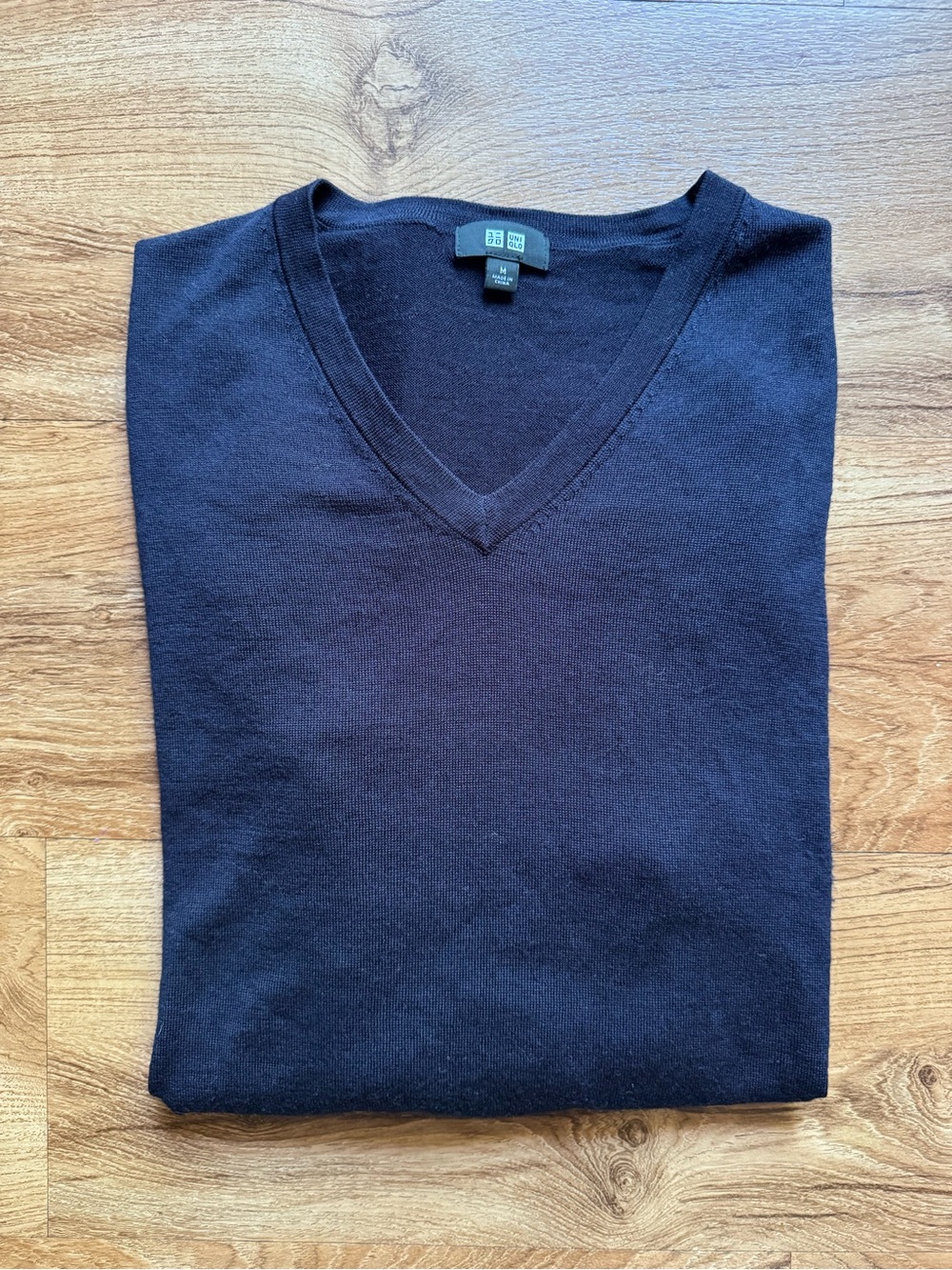 Uniqlo Men V-Neck Sweater - Black